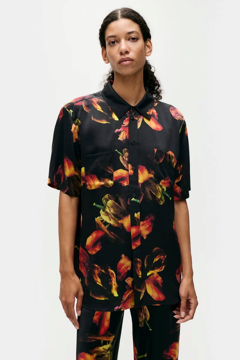 SHORT SLEEVE BOYFRIEND SHIRT-TULIPA BLACK Tops Silk Laundry 