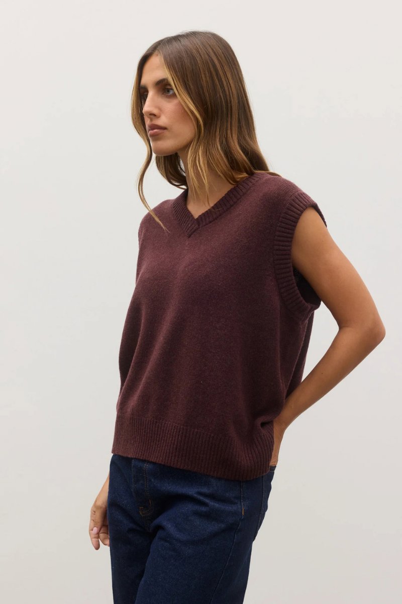 EMBER KNIT VEST-PLUM Knitwear Bayse 